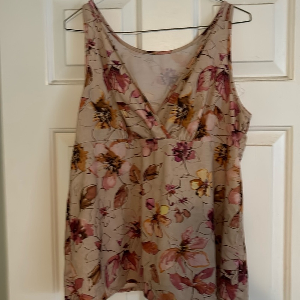 Floral sleeveless top